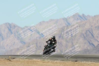 media/Dec-01-2025-Moto Forza (Mon) [[2daa91e15f]]/3-Beginner Group/Session 4 Turn 9/